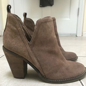 Steve Madden Tan Suede Booties!